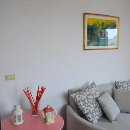 Lina's - Theater Apartment